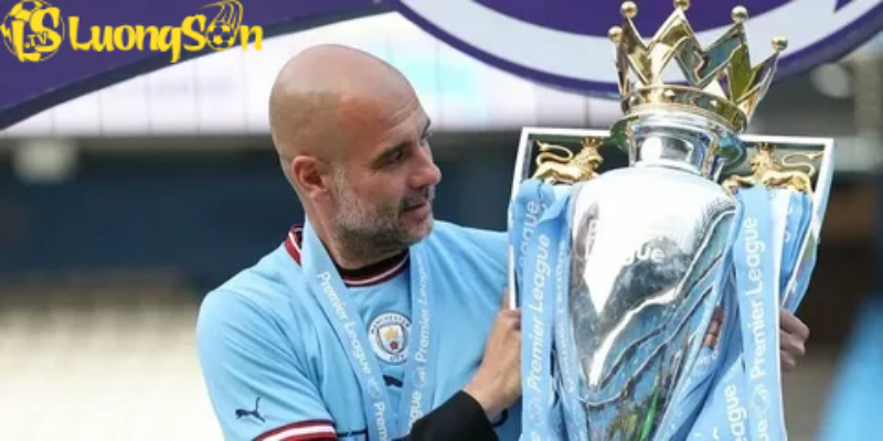 Pep Guardiola cùng Man City xây dựng hệ thống kiểm soát bóng vượt trội